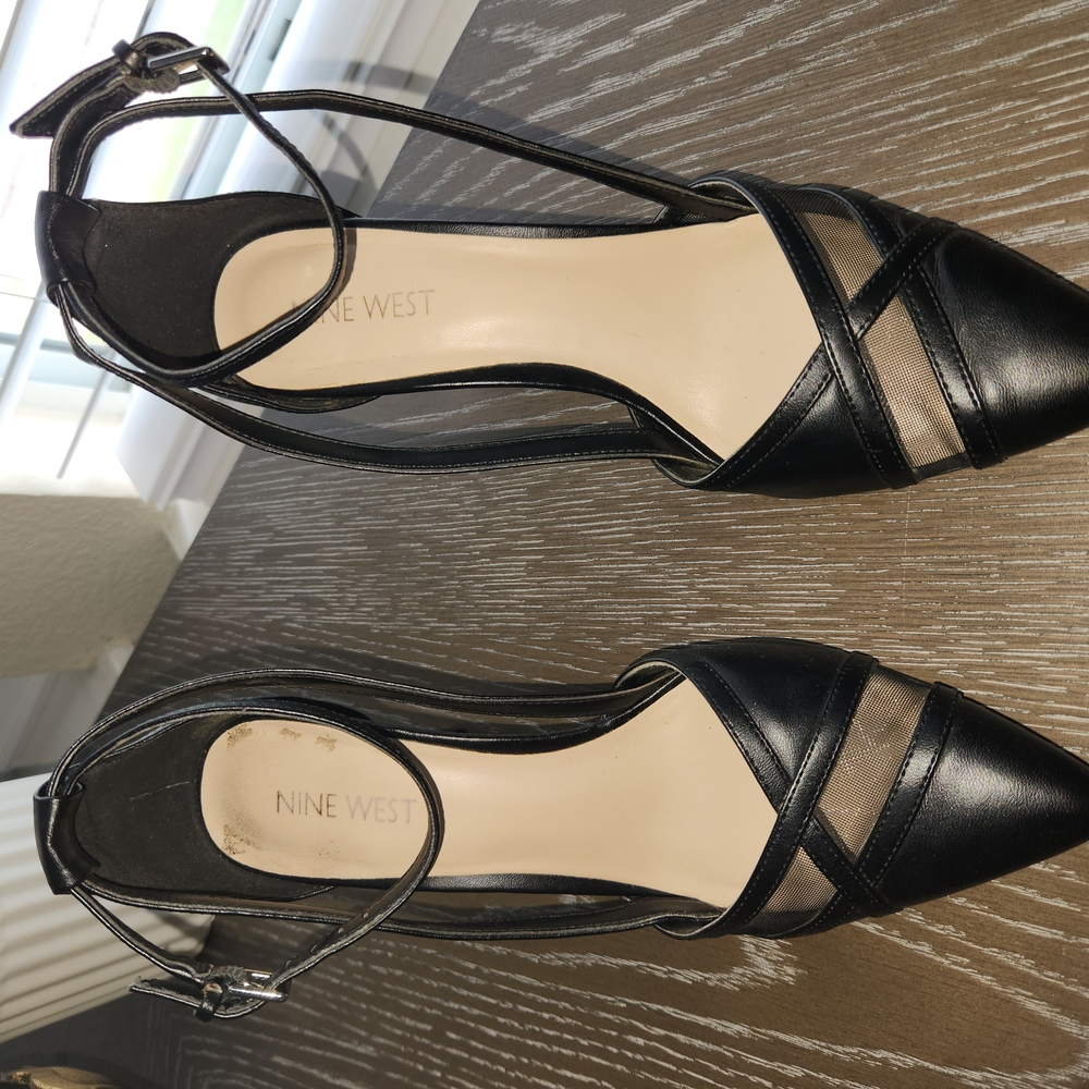 Nine West Black Heeled Shoes with Sleek Design